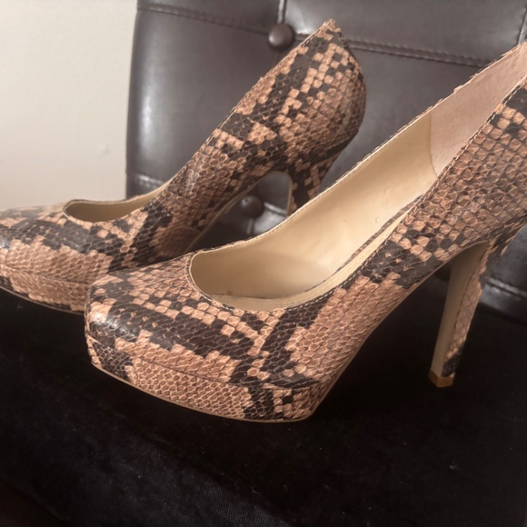 Nine West Snake Skin Platform Heels - Picture 6 of 6